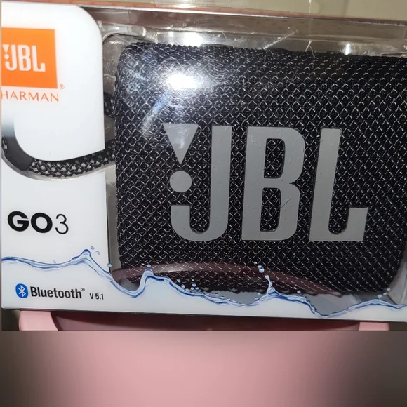 JBL HARMAN PORTABLE BLUETOOTH SPEAKER - Picture 2 of 8
